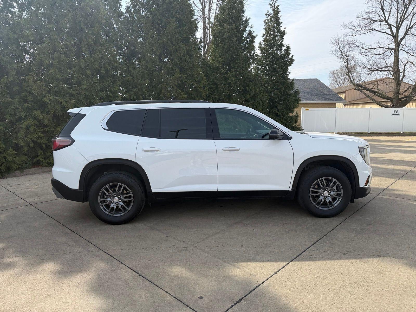 2025 GMC Acadia Elevation