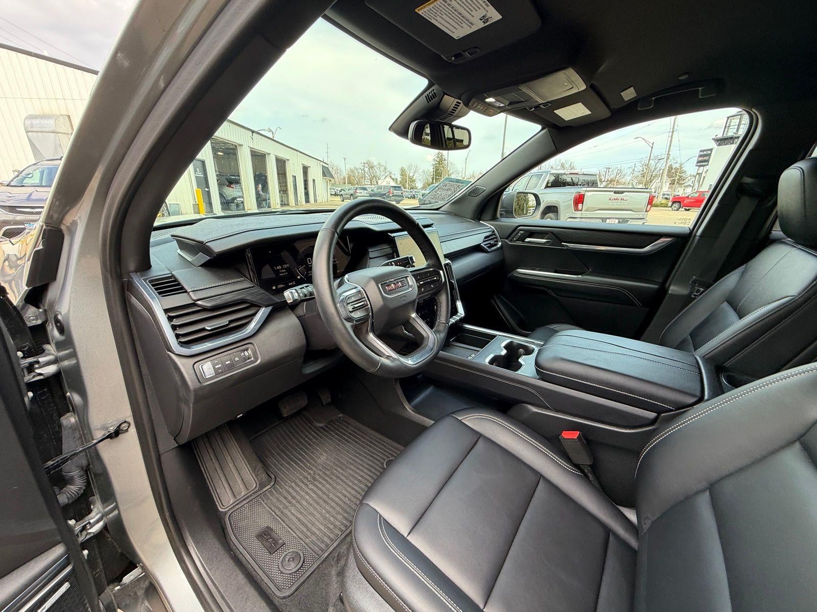 2025 GMC Acadia Elevation