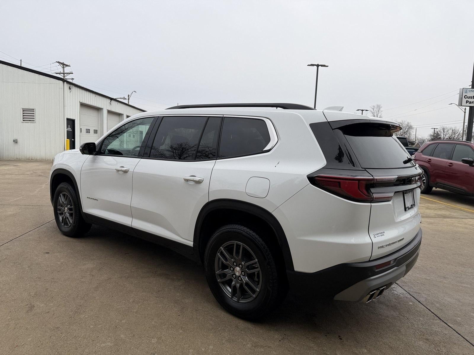 2025 GMC Acadia Elevation
