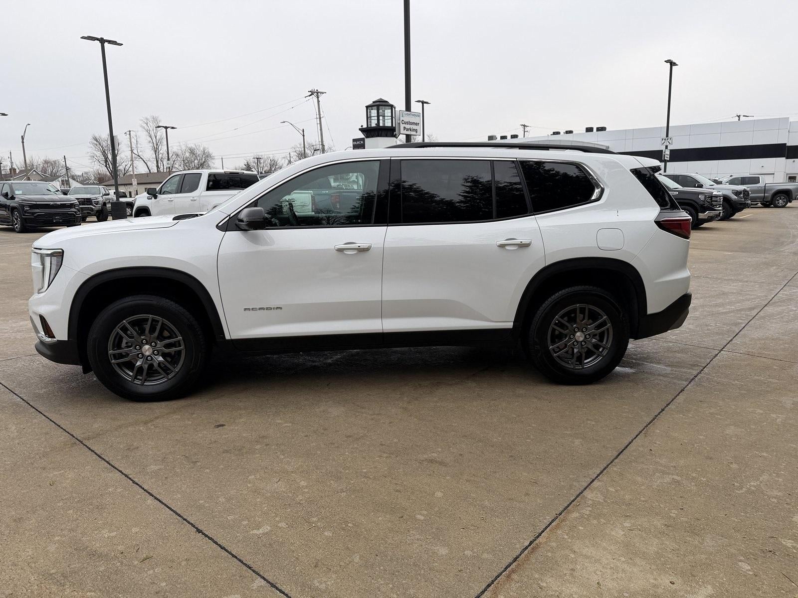 2025 GMC Acadia Elevation