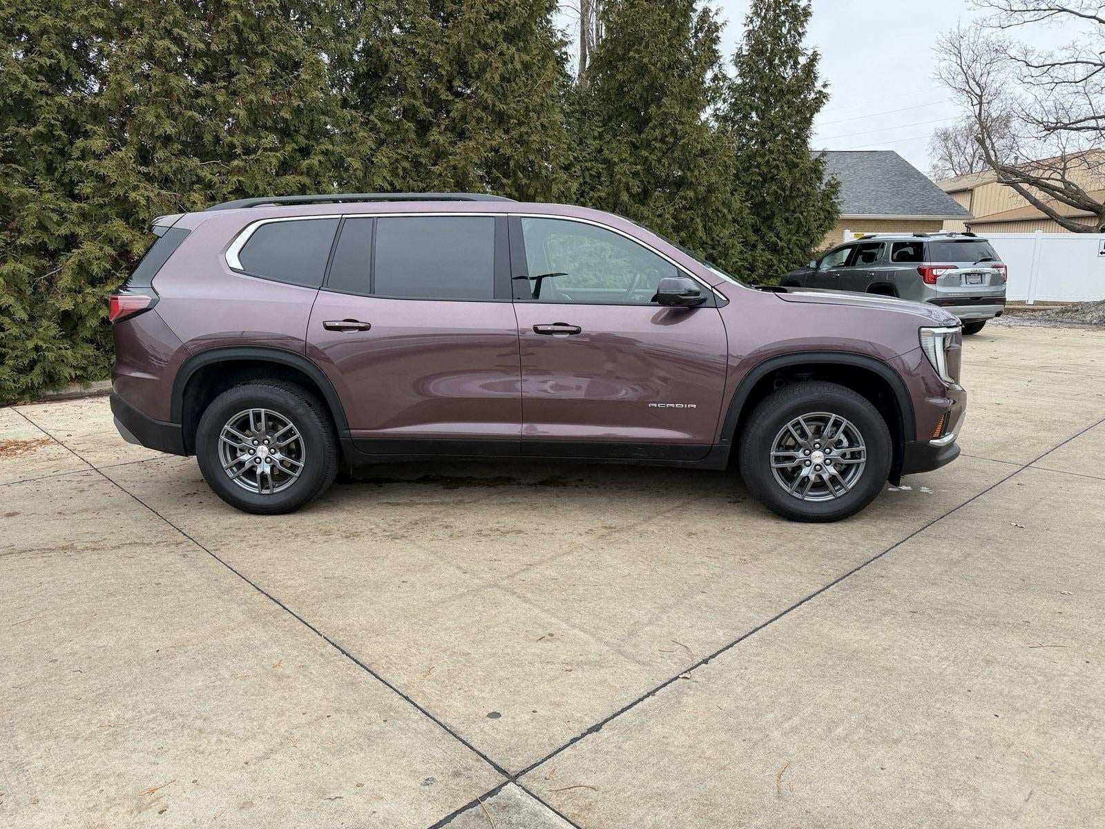 2025 GMC Acadia Elevation