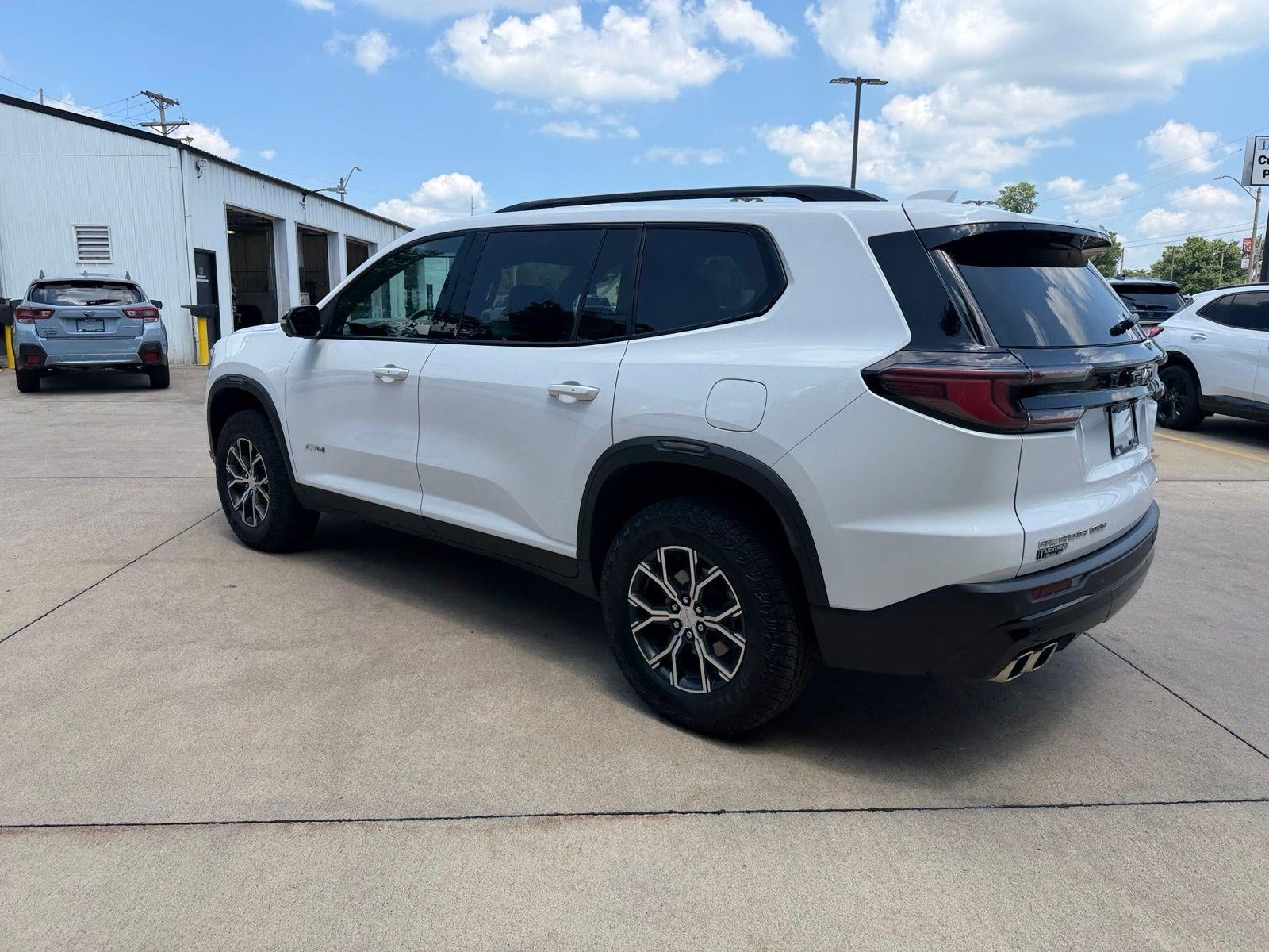 2024 GMC Acadia AT4