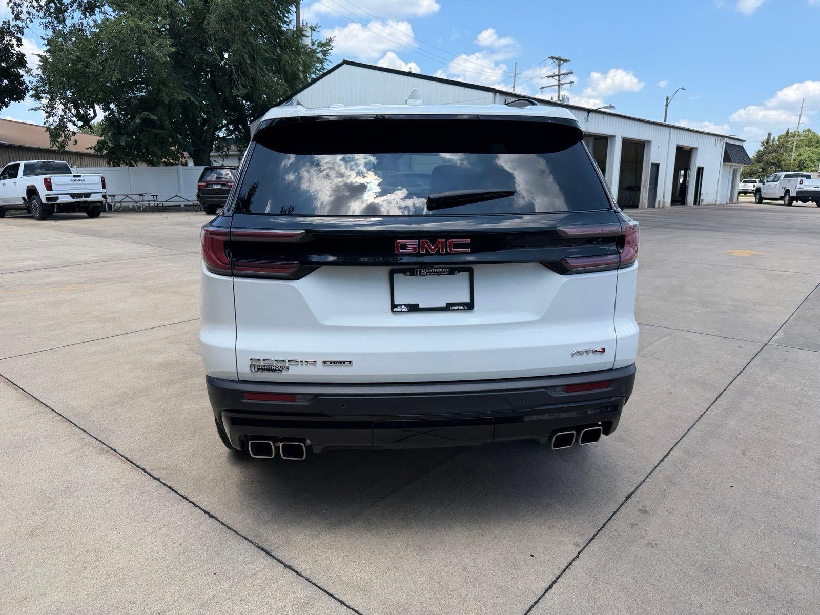 2024 GMC Acadia AT4