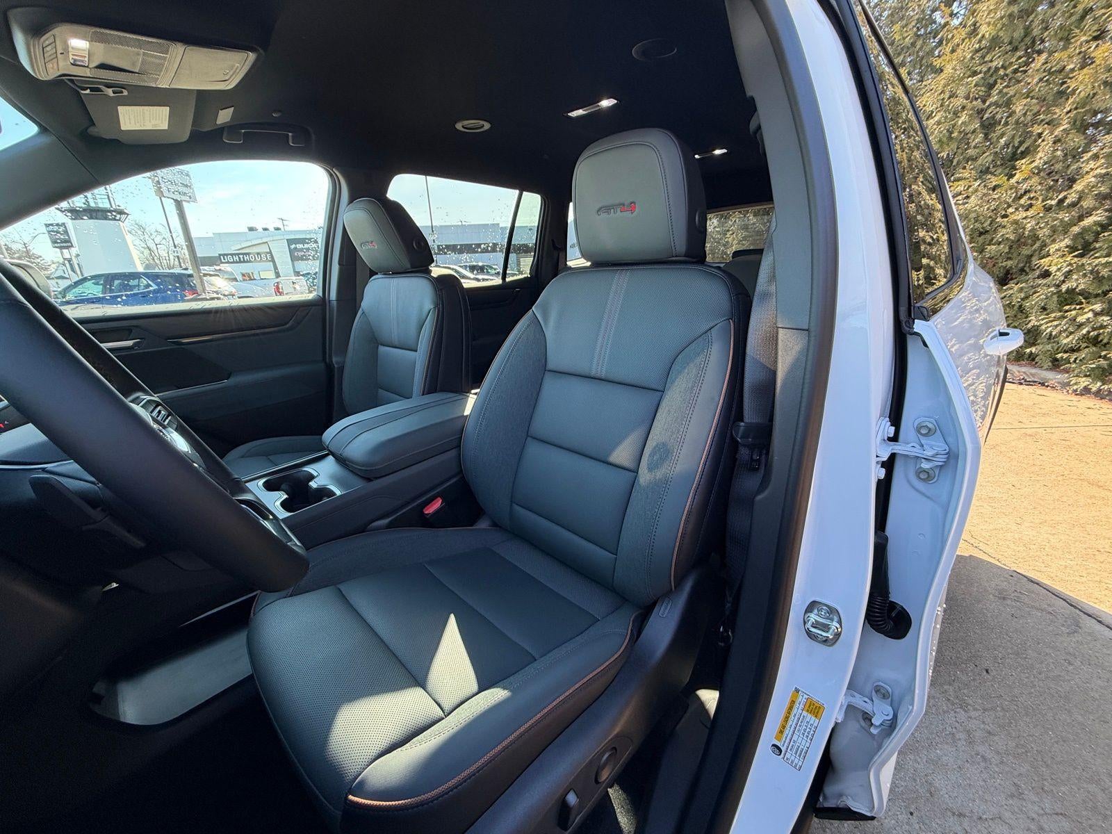 2026 GMC Acadia AWD AT4