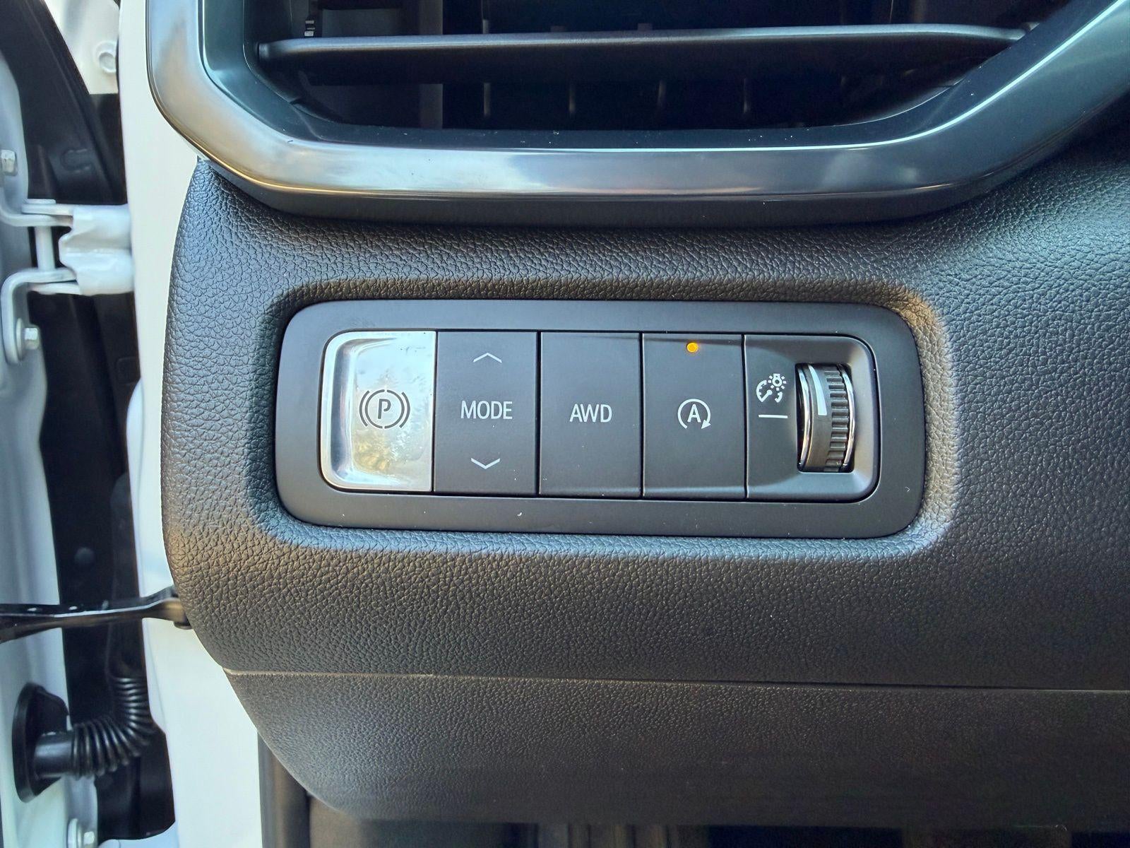 2026 GMC Acadia AWD AT4