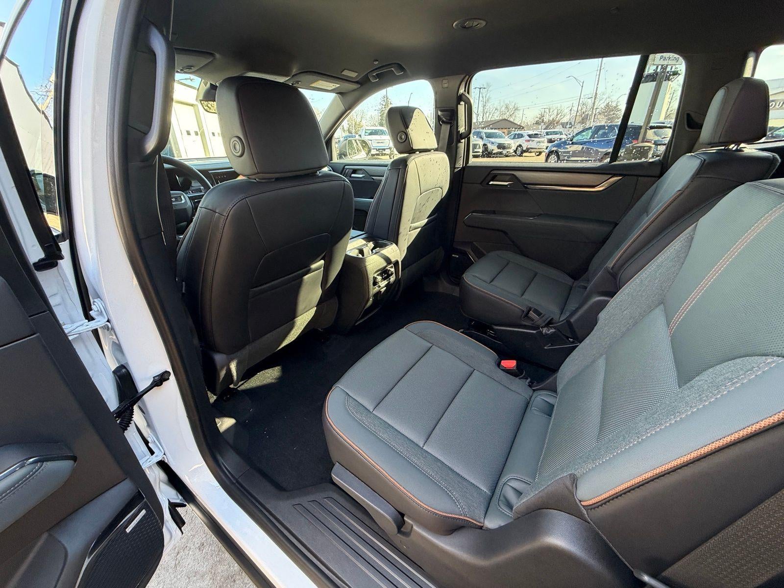 2026 GMC Acadia AWD AT4