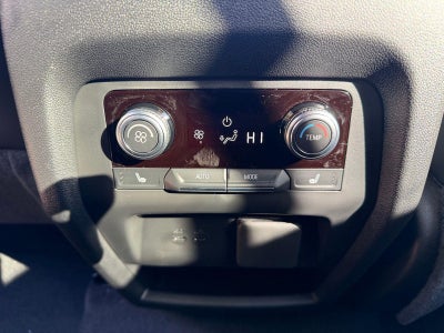 2026 GMC Acadia AWD AT4