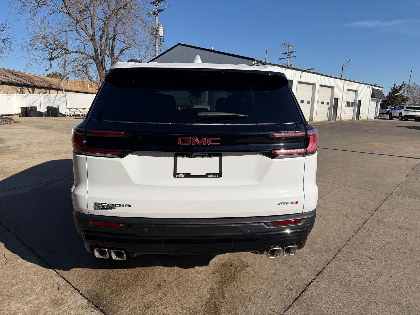 2026 GMC Acadia AWD AT4