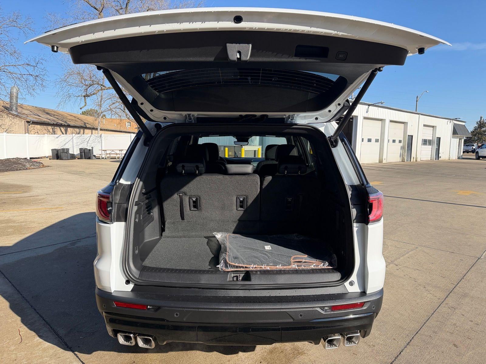 2026 GMC Acadia AWD AT4