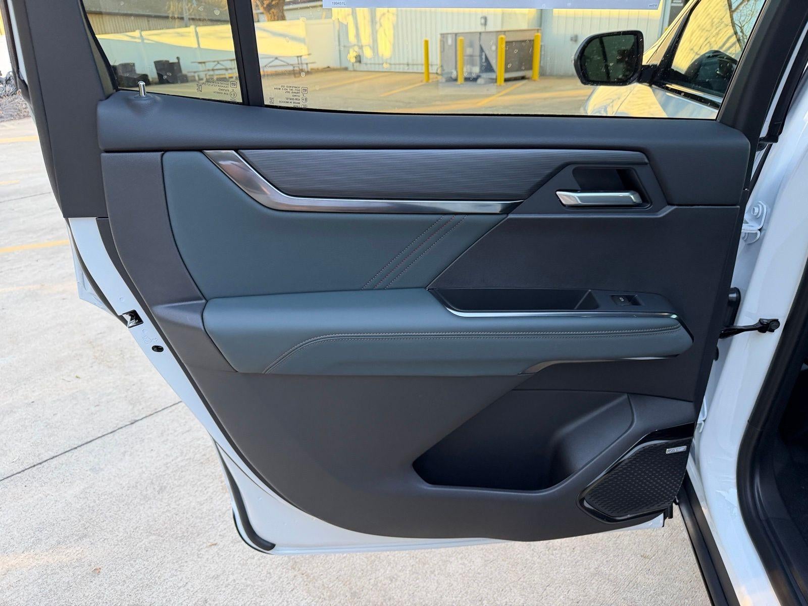 2026 GMC Acadia AWD AT4