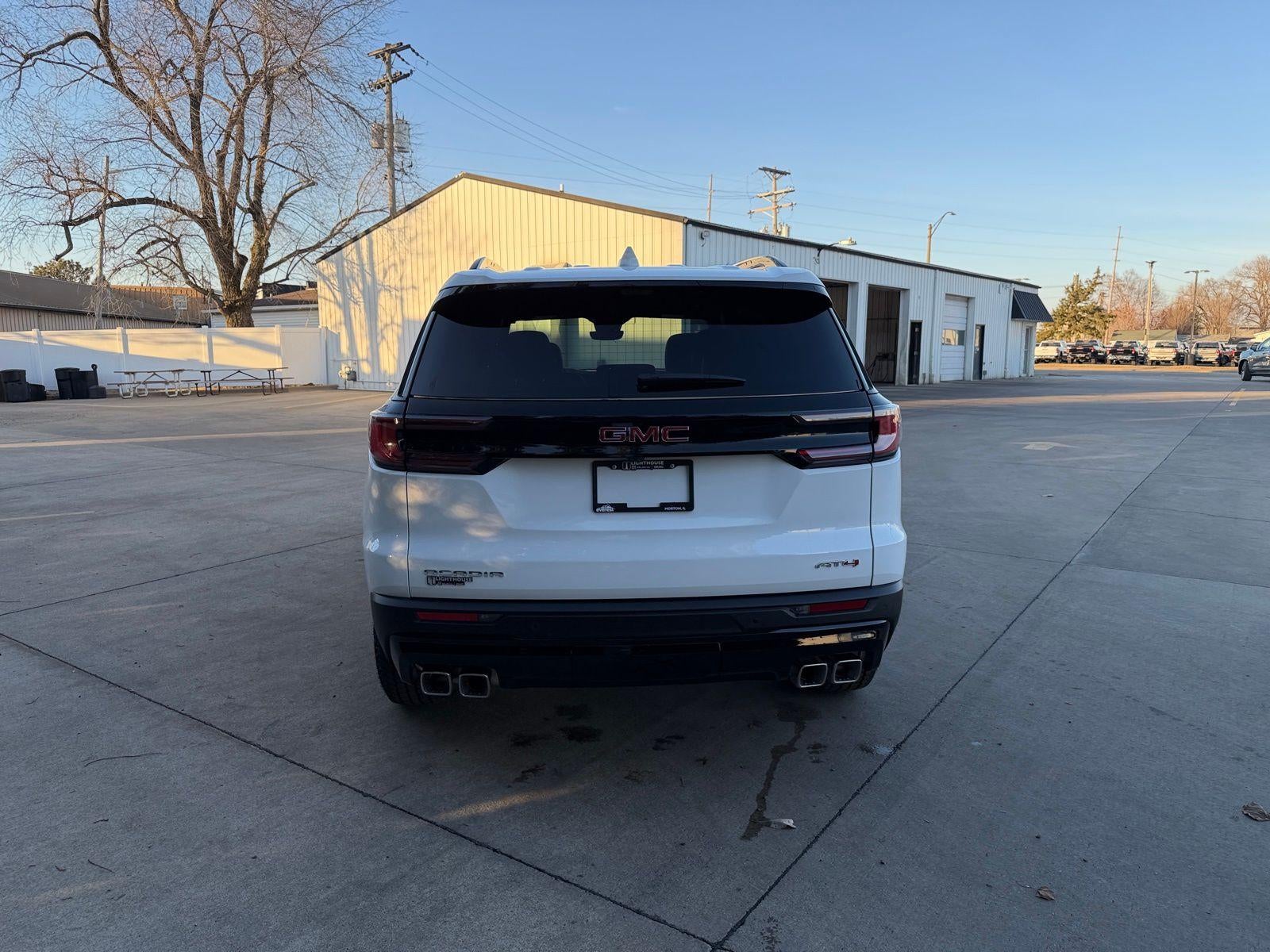 2026 GMC Acadia AWD AT4