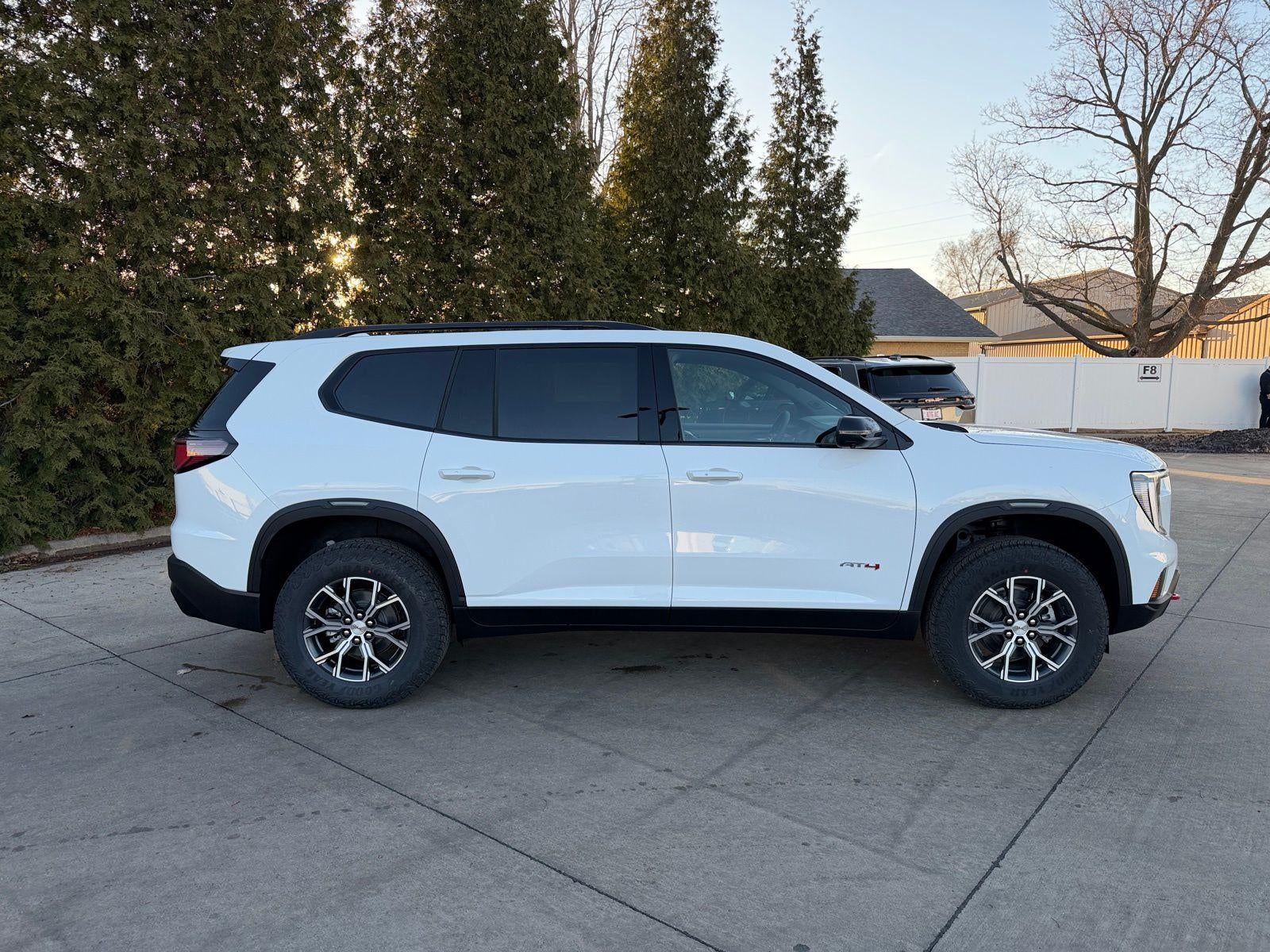 2026 GMC Acadia AWD AT4