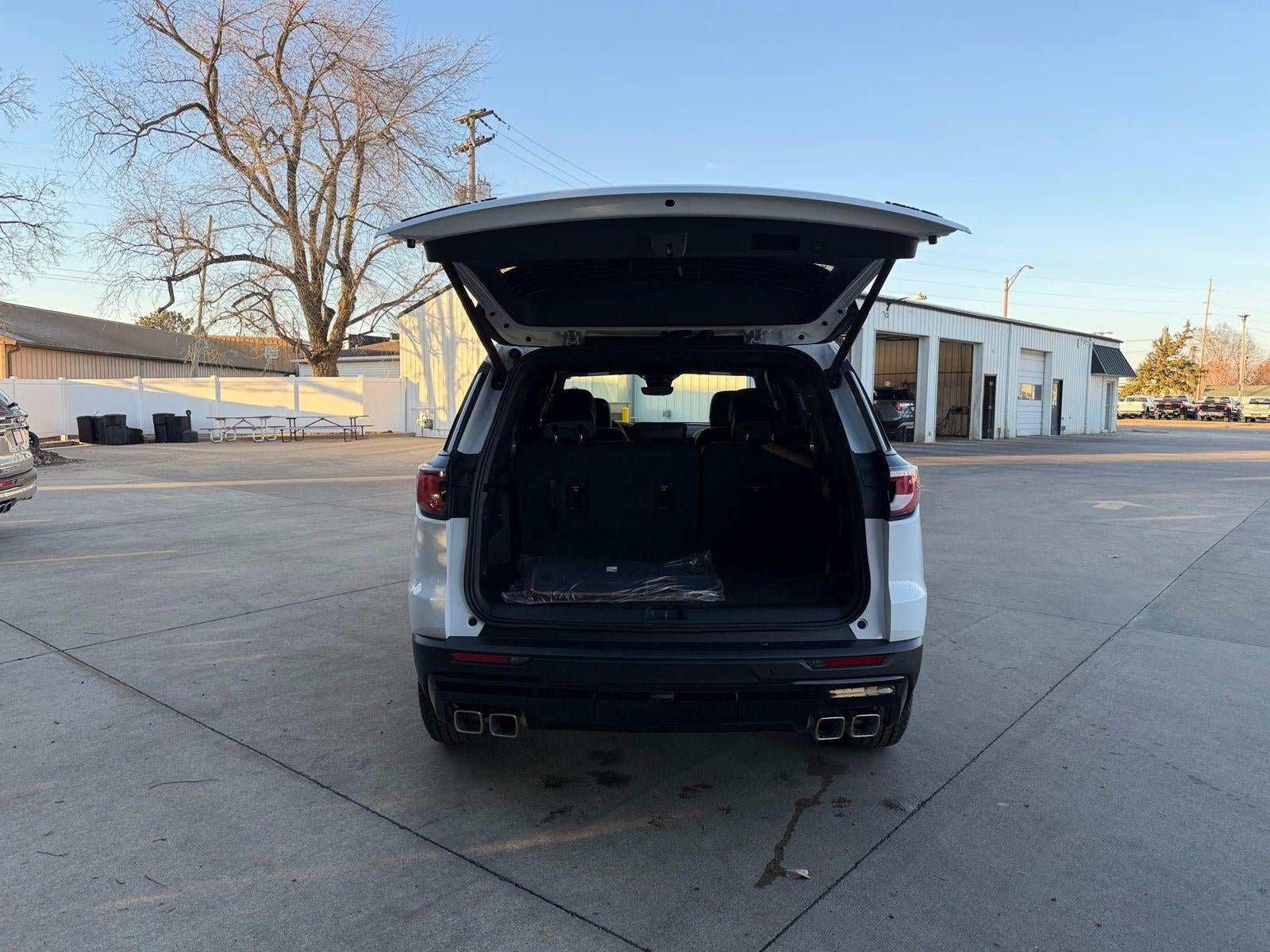 2026 GMC Acadia AWD AT4