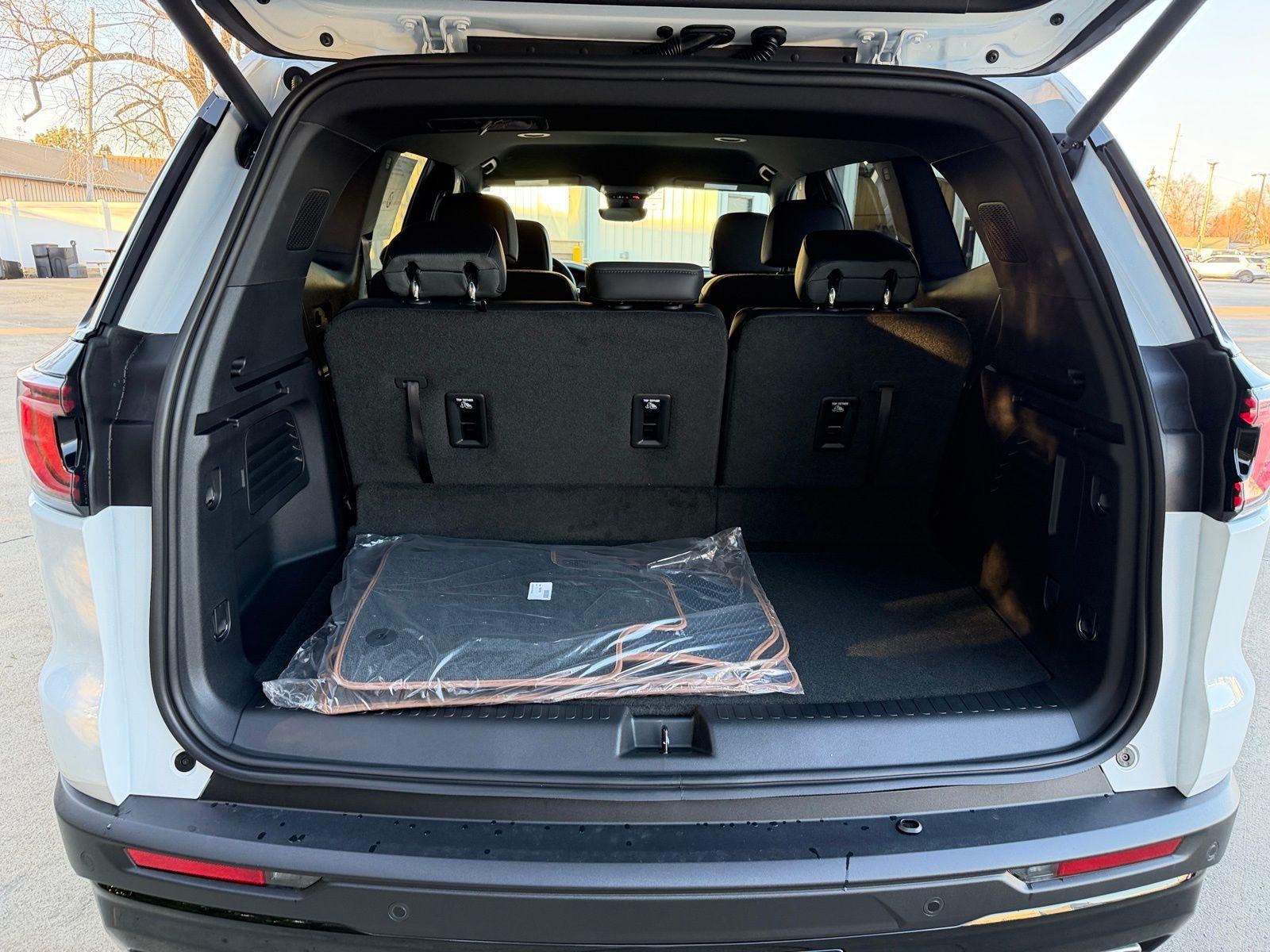 2026 GMC Acadia AWD AT4