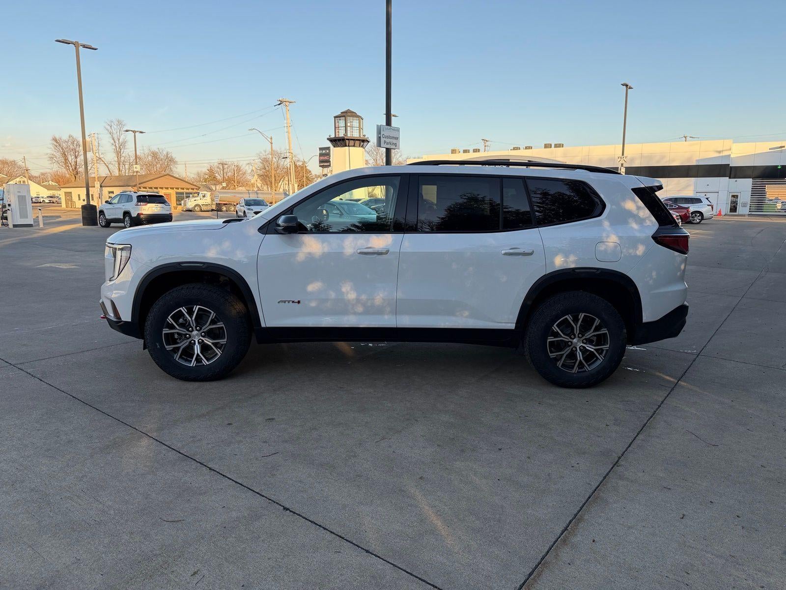 2026 GMC Acadia AWD AT4