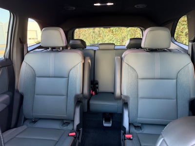 2026 GMC Acadia AWD AT4