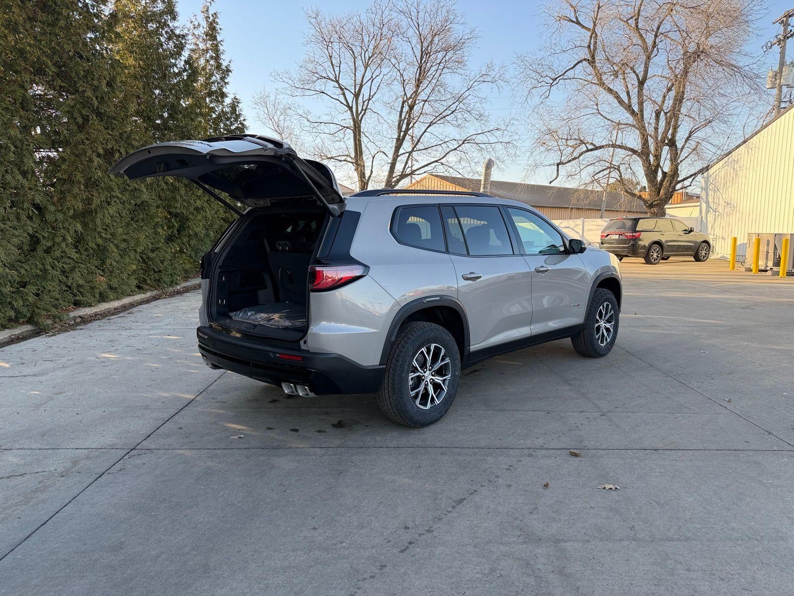 2026 GMC Acadia AWD AT4