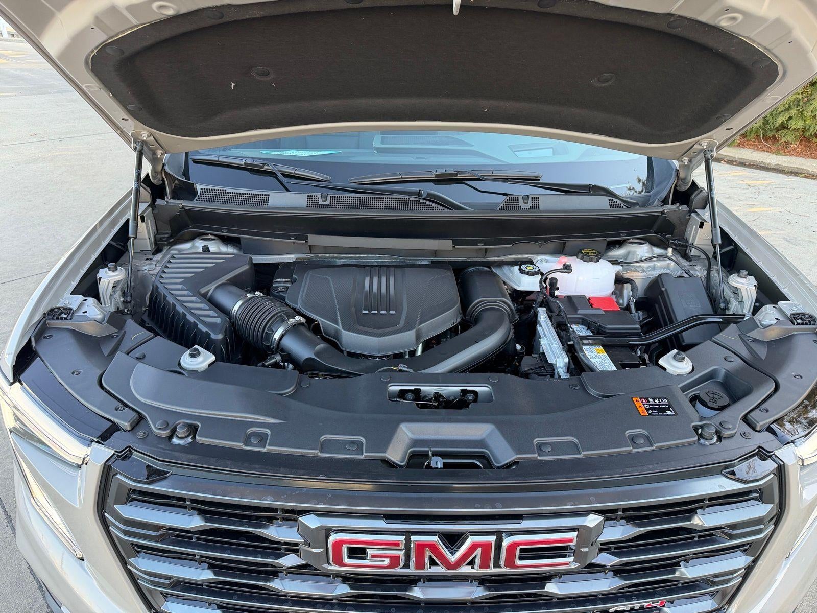 2026 GMC Acadia AWD AT4