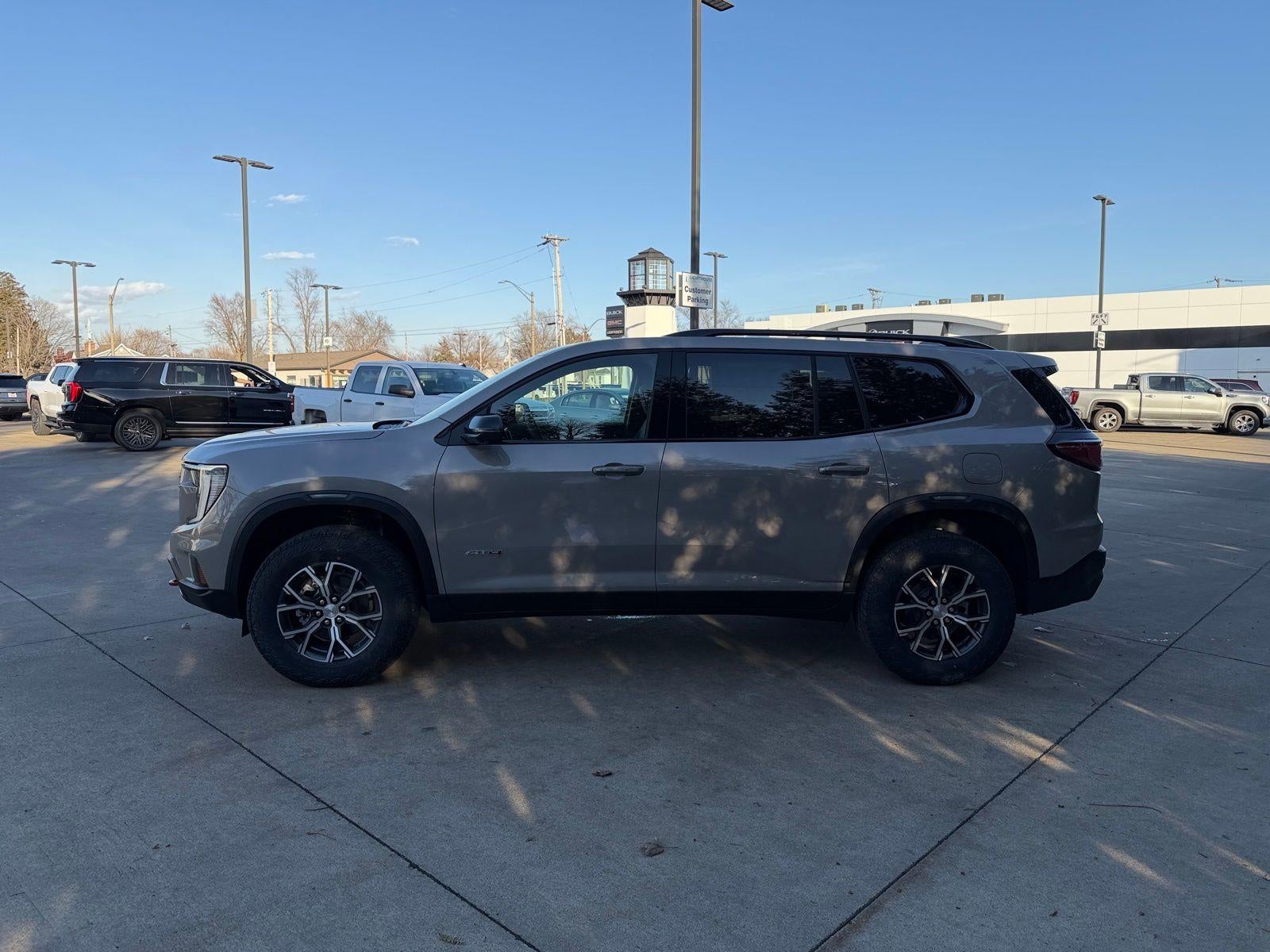 2026 GMC Acadia AWD AT4