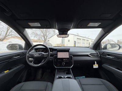 2026 GMC Acadia AWD AT4