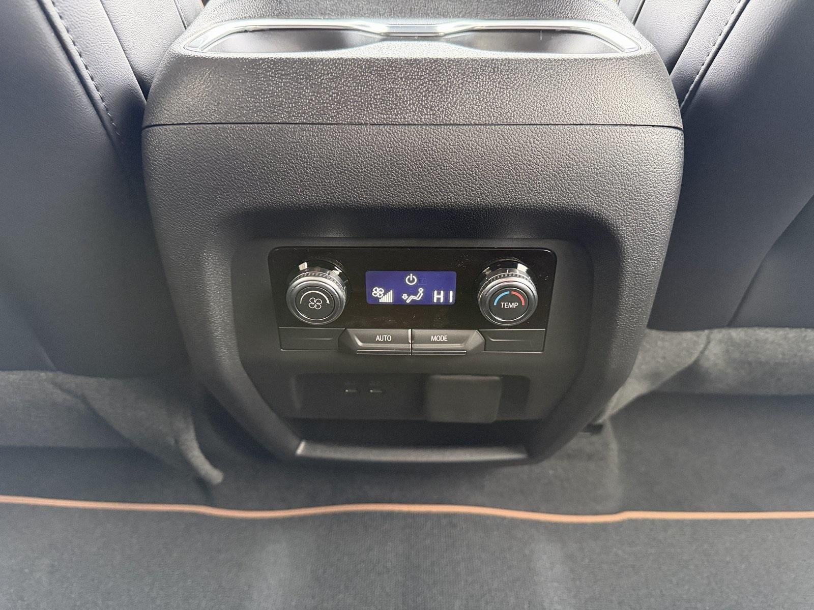 2026 GMC Acadia AWD AT4