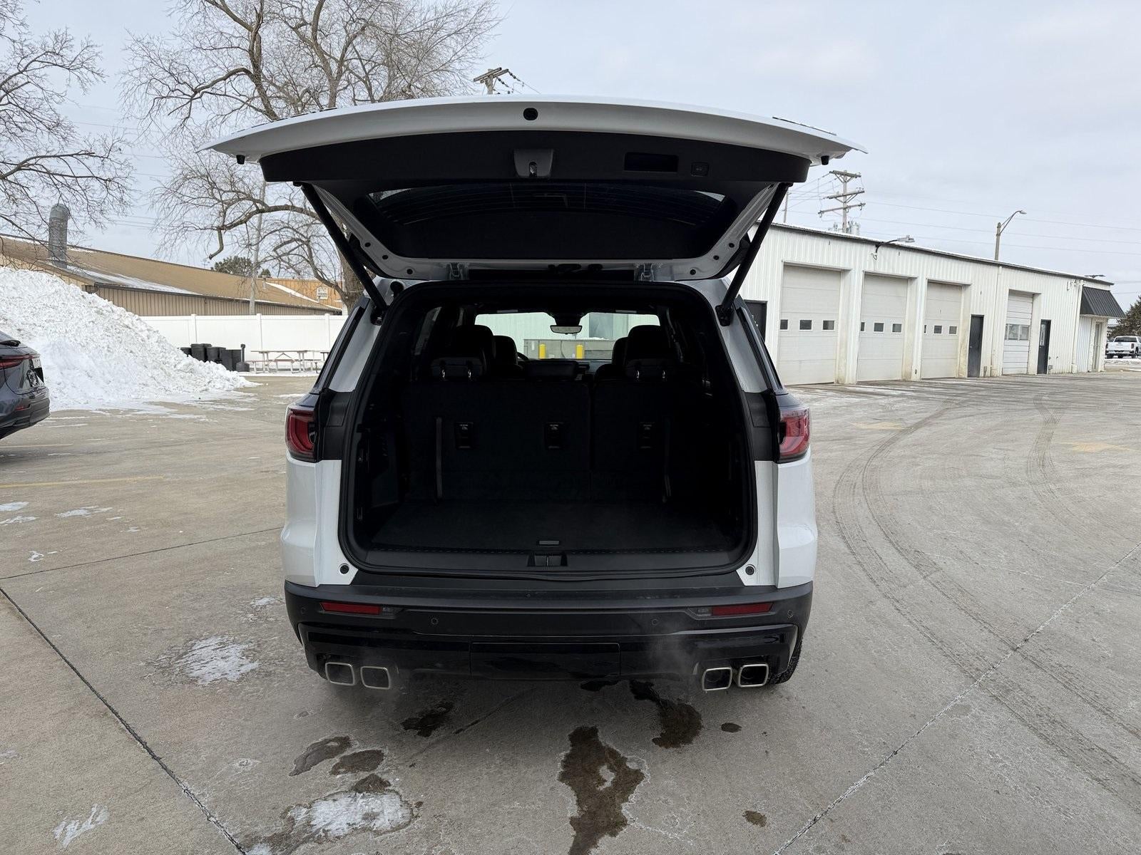 2026 GMC Acadia AWD AT4