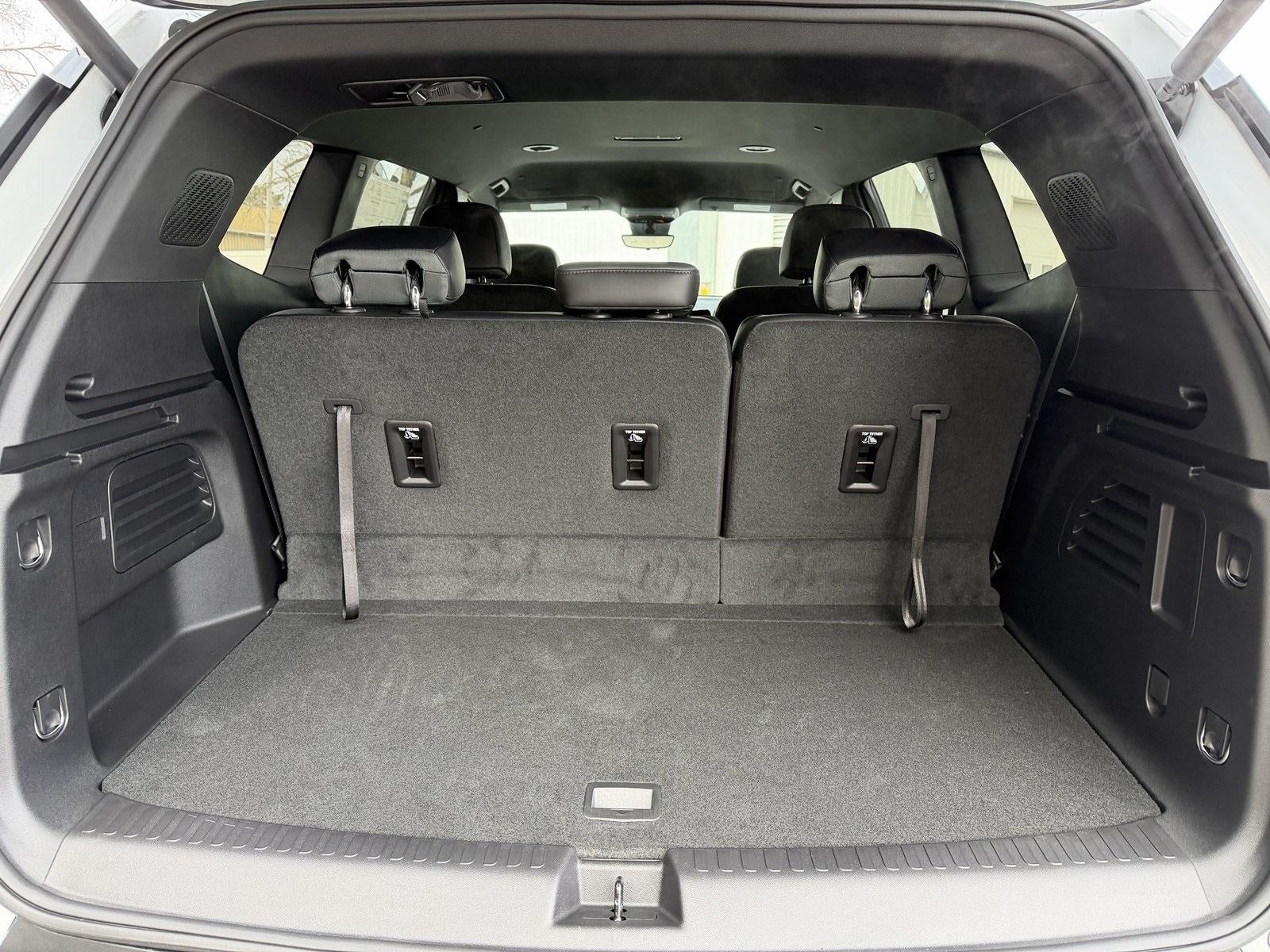 2026 GMC Acadia AWD AT4