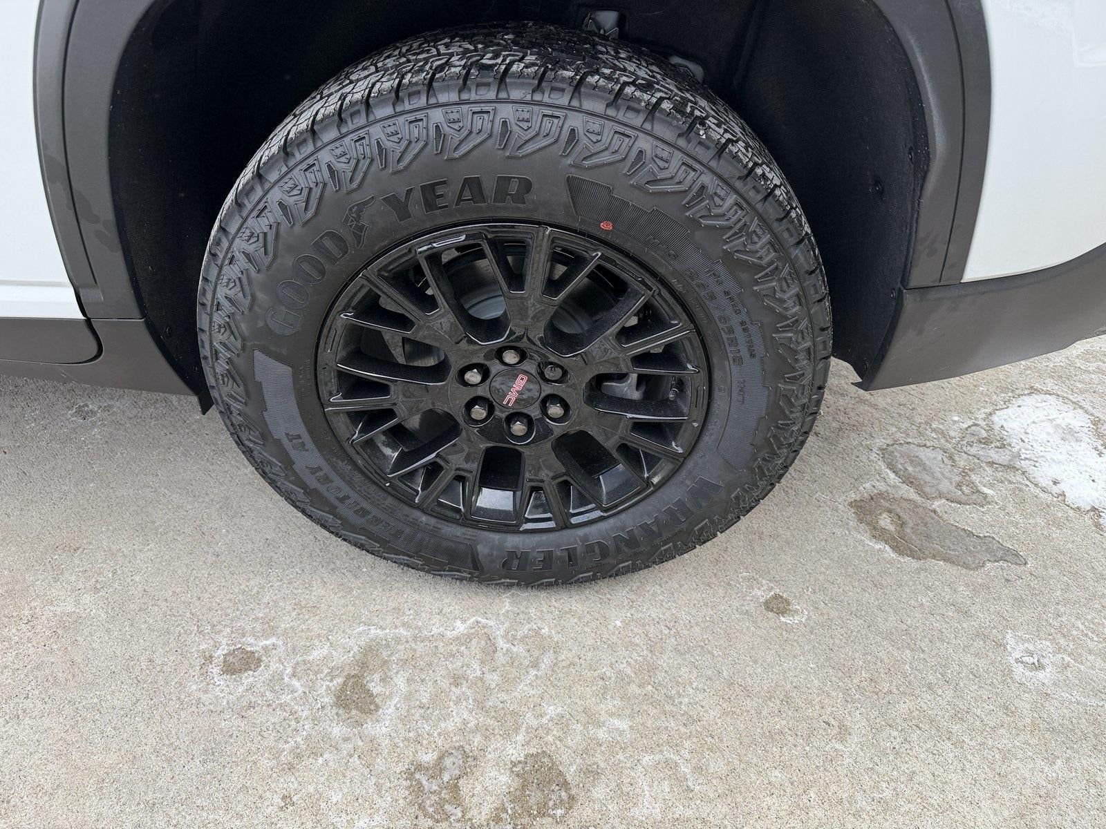 2026 GMC Acadia AWD AT4