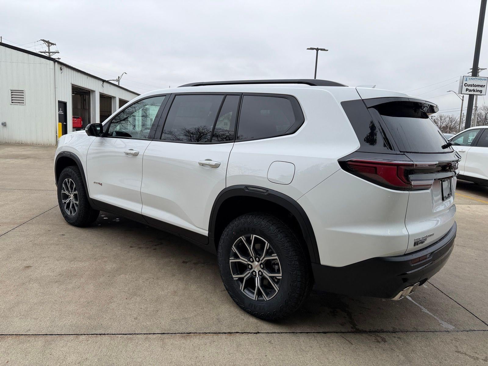2026 GMC Acadia AWD AT4