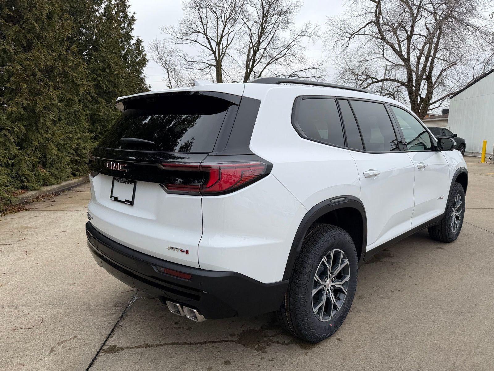 2026 GMC Acadia AWD AT4
