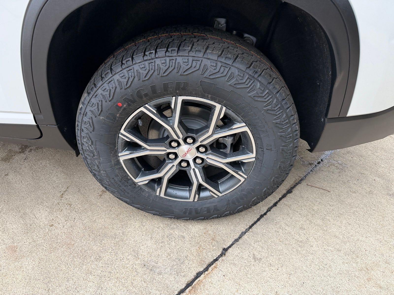 2026 GMC Acadia AWD AT4