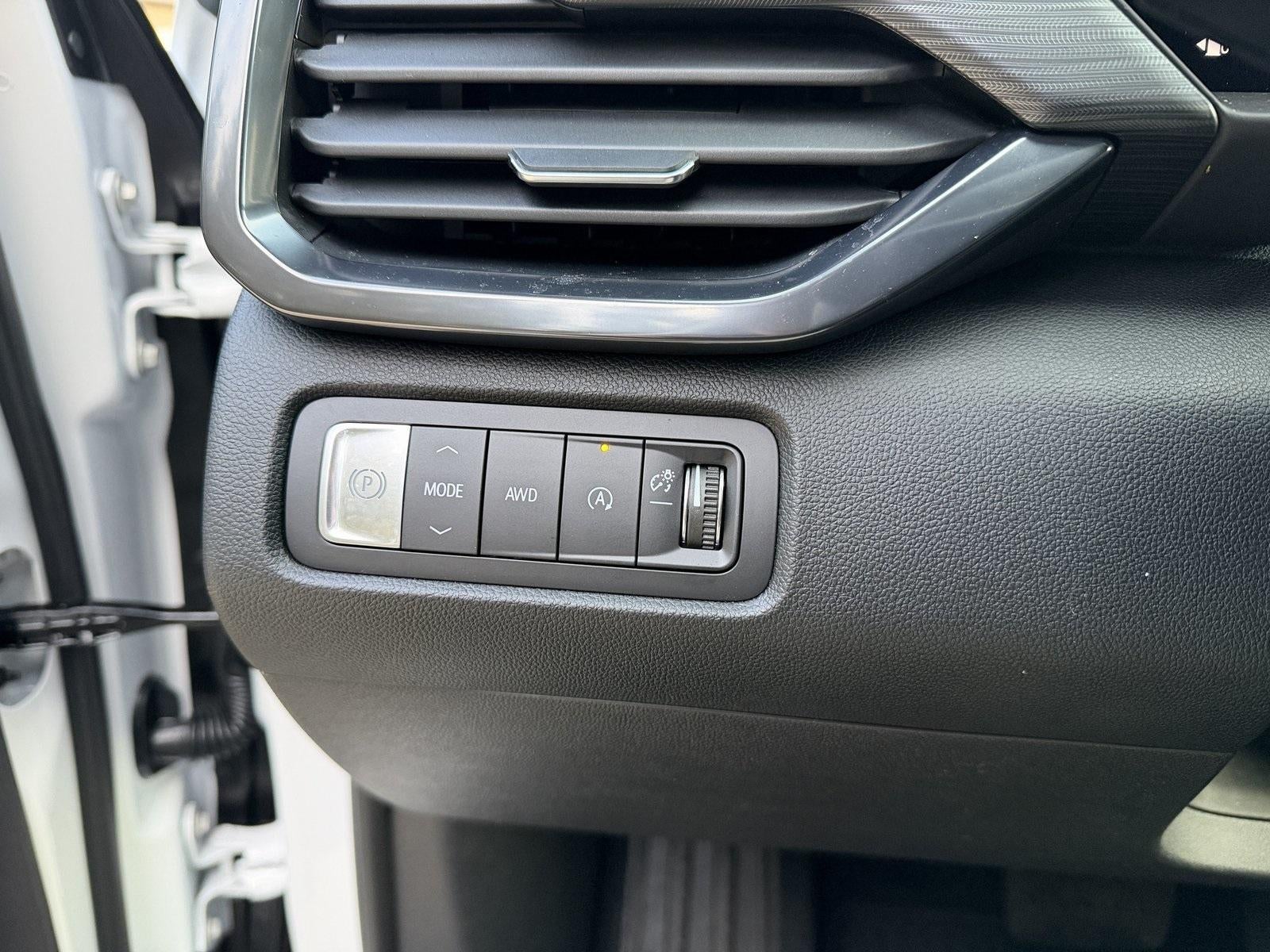 2026 GMC Acadia AWD AT4