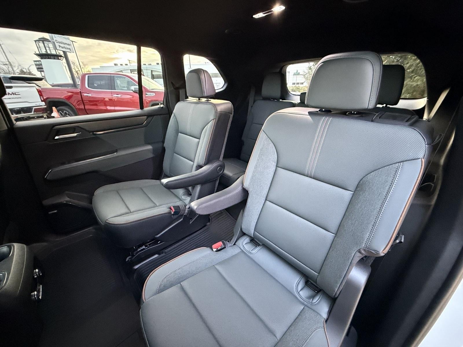 2026 GMC Acadia AWD AT4