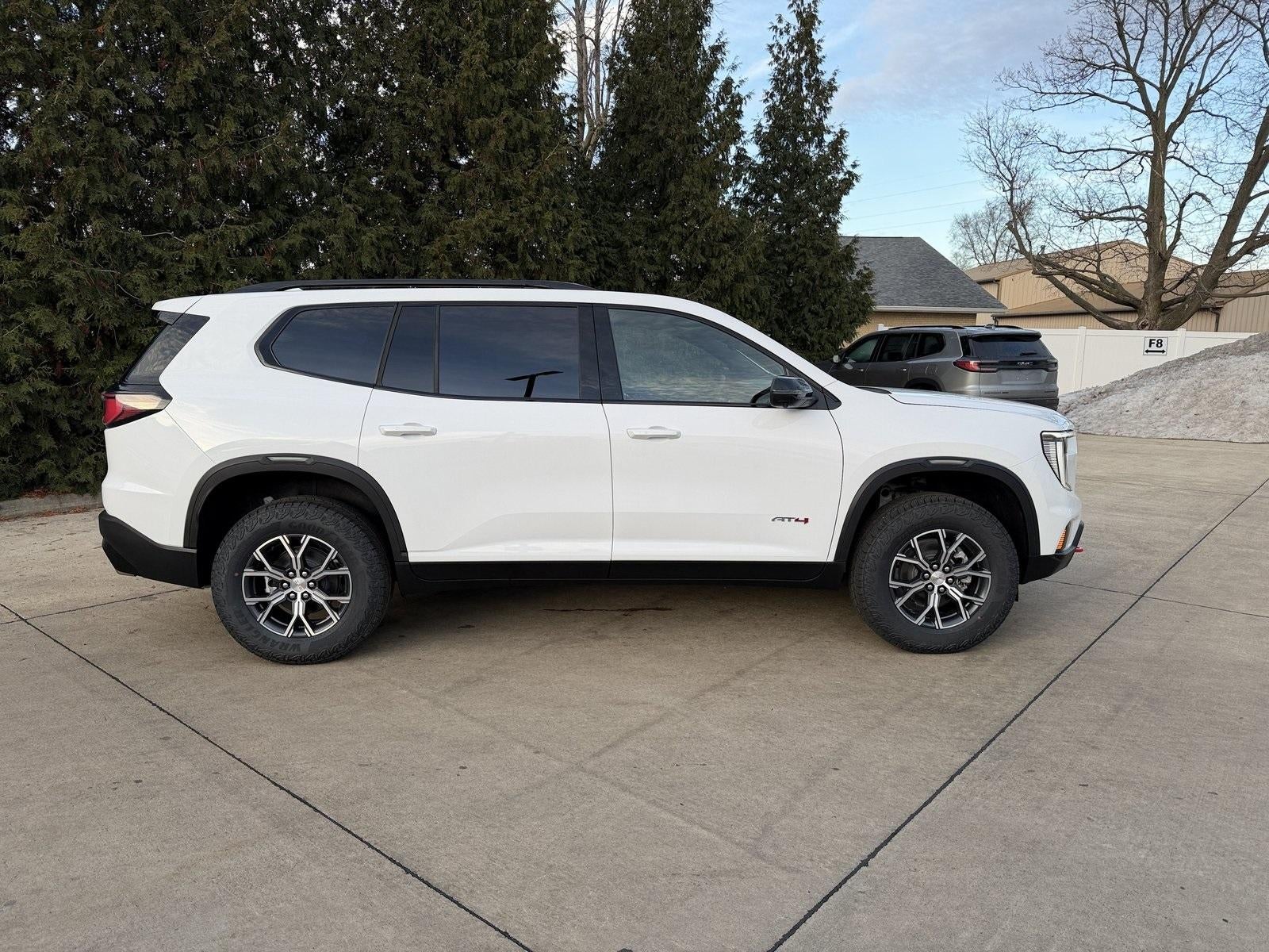 2026 GMC Acadia AWD AT4
