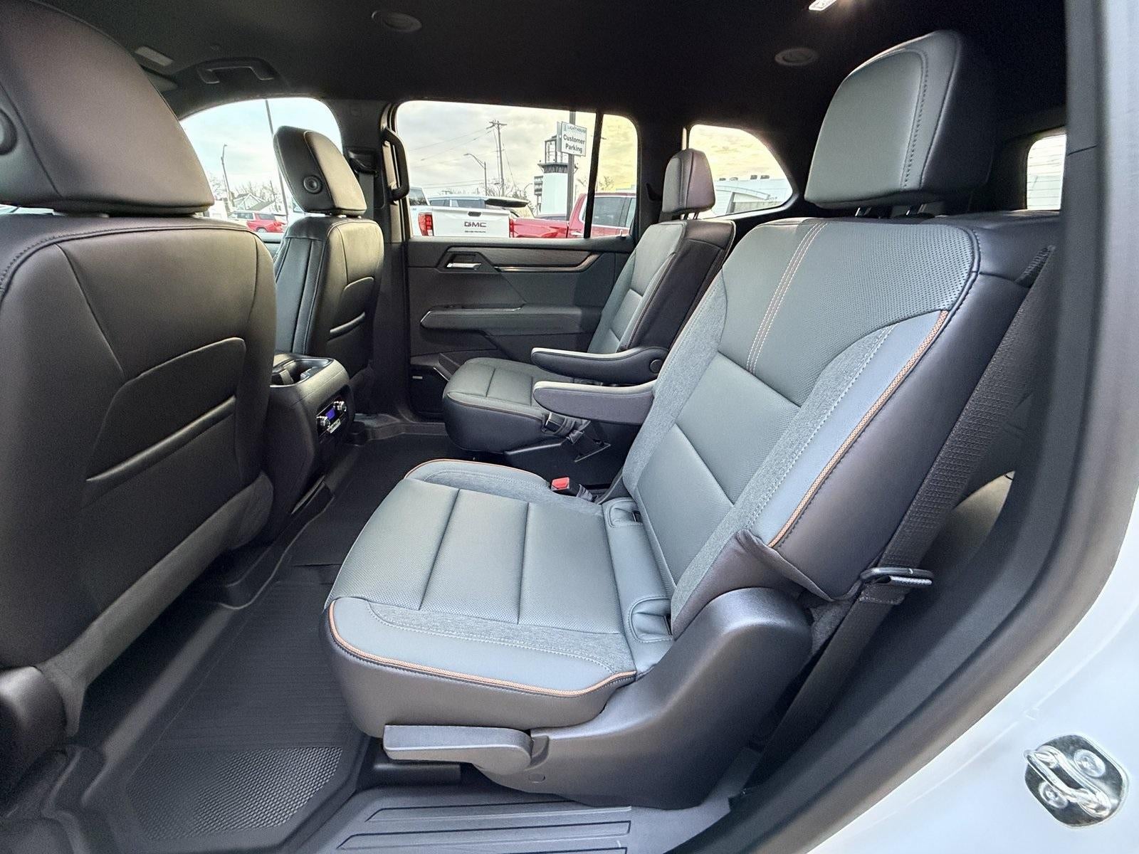 2026 GMC Acadia AWD AT4