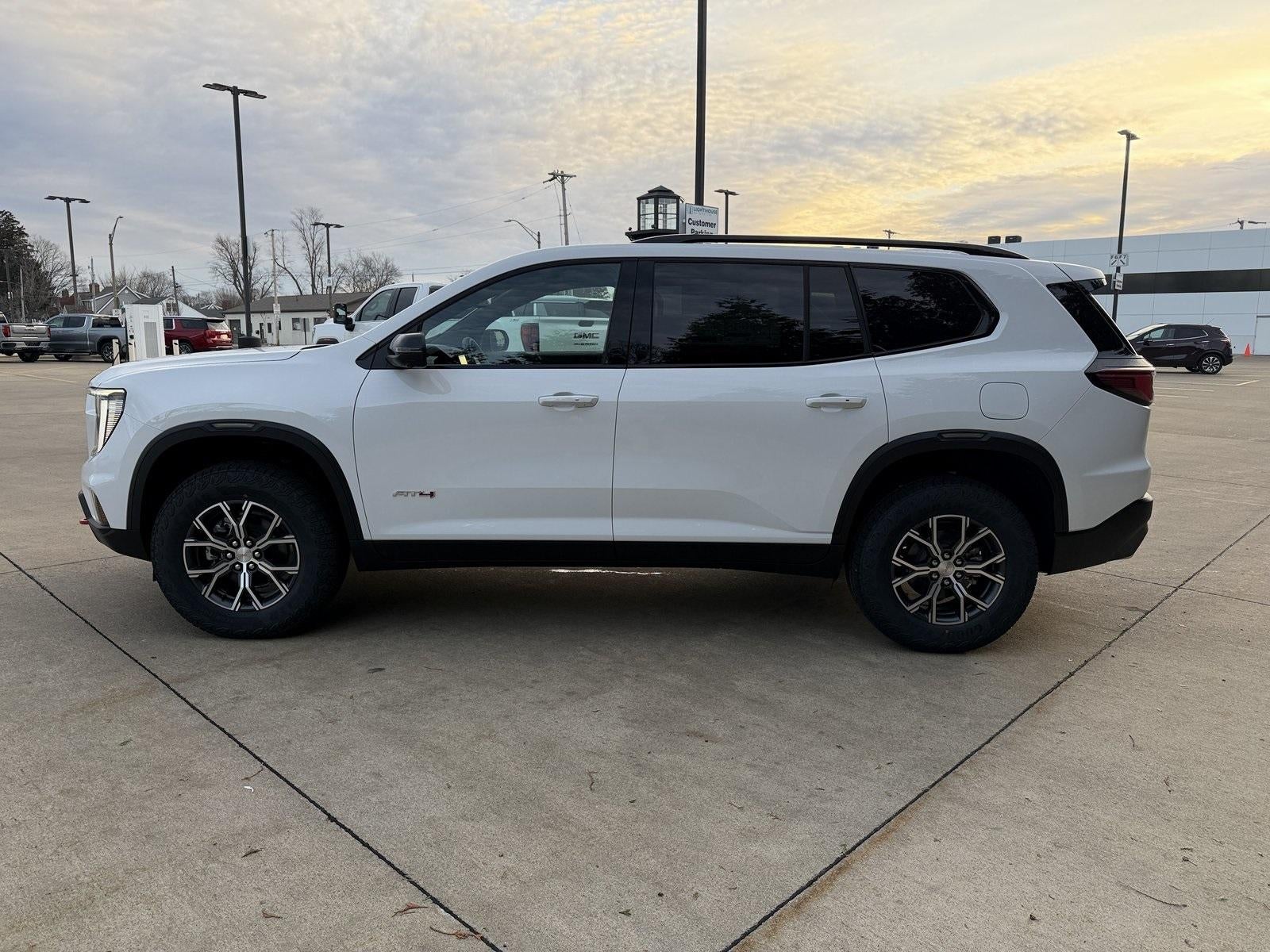 2026 GMC Acadia AWD AT4