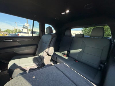 2026 GMC Acadia AWD AT4