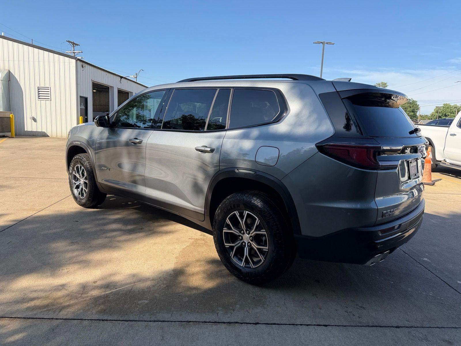 2026 GMC Acadia AWD AT4