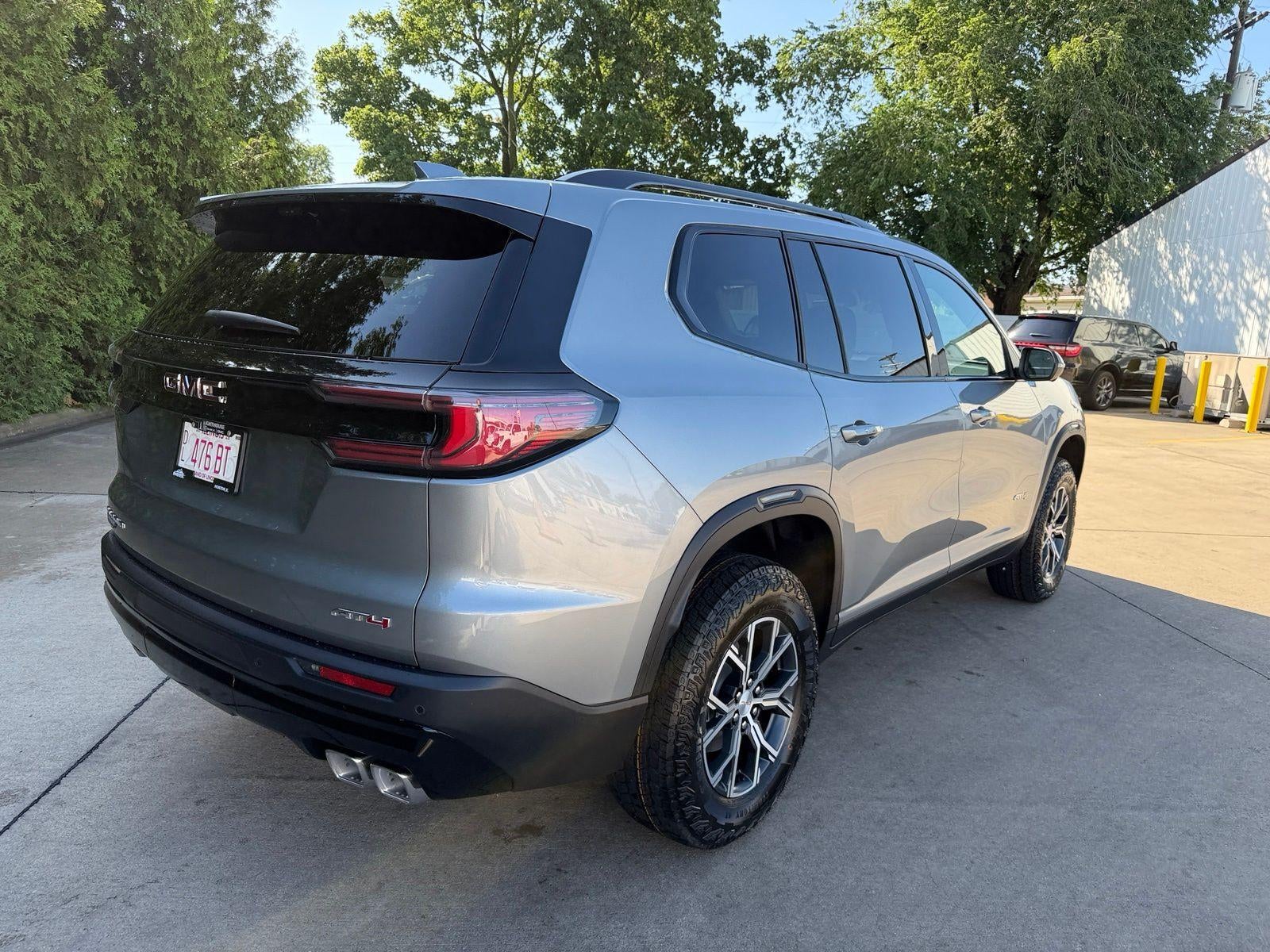 2026 GMC Acadia AWD AT4