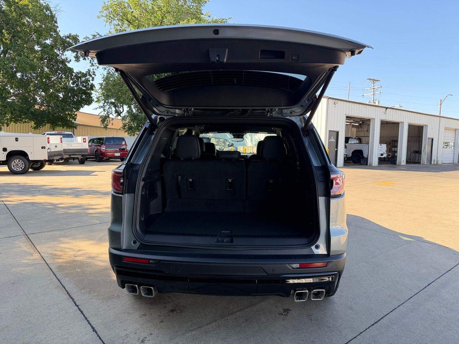 2026 GMC Acadia AWD AT4