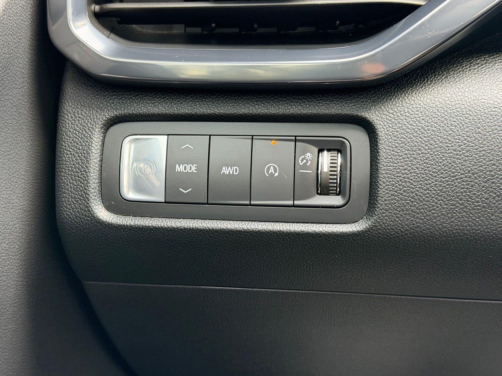 2025 GMC Acadia AT4