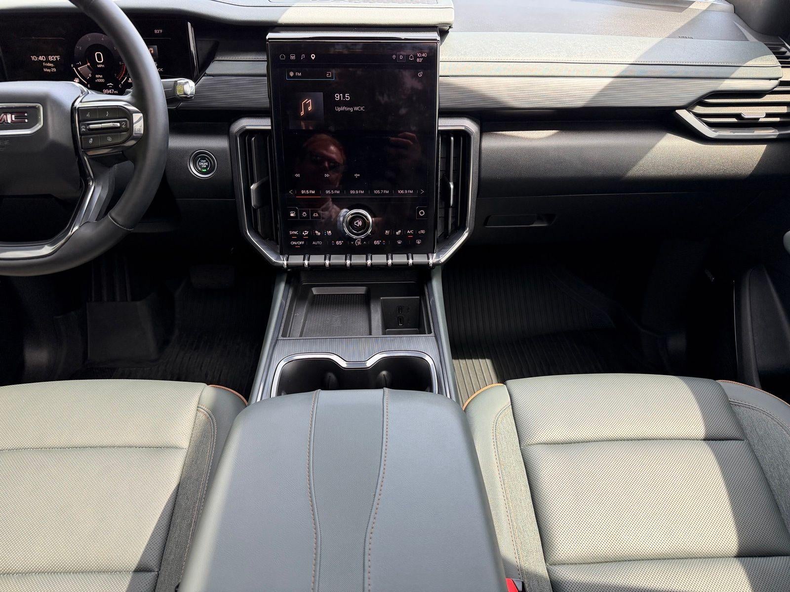 2025 GMC Acadia AT4