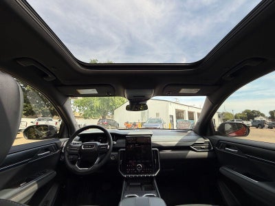 2025 GMC Acadia AT4
