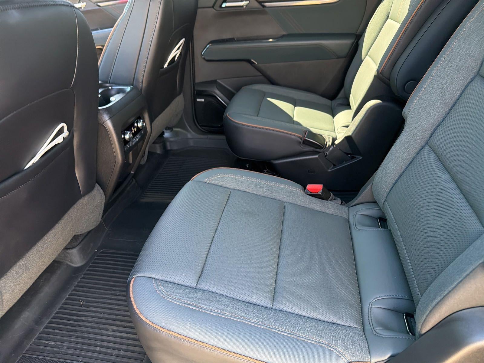 2025 GMC Acadia AT4