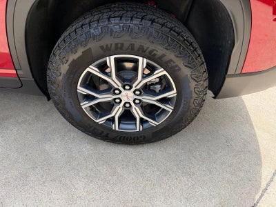 2025 GMC Acadia AT4