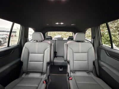 2025 GMC Acadia AWD AT4