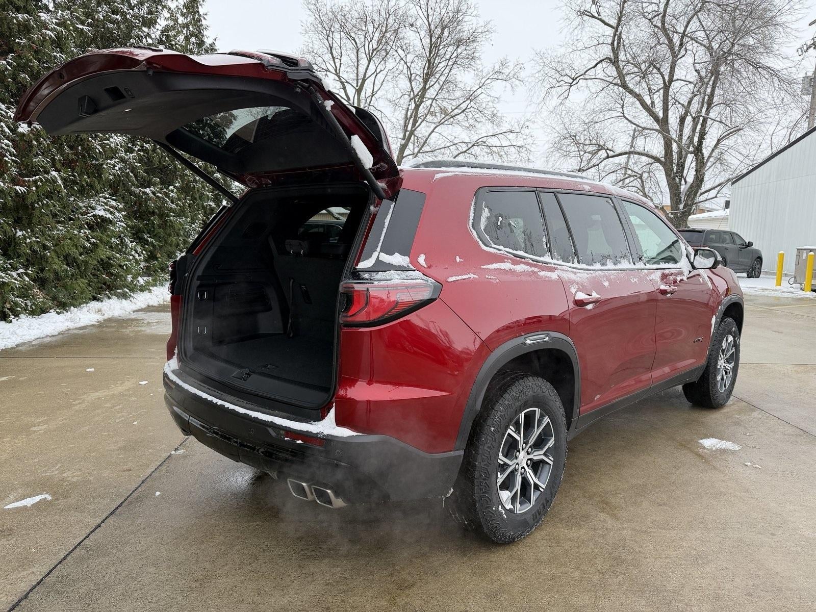 2025 GMC Acadia AWD AT4