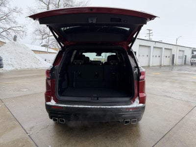 2025 GMC Acadia AWD AT4