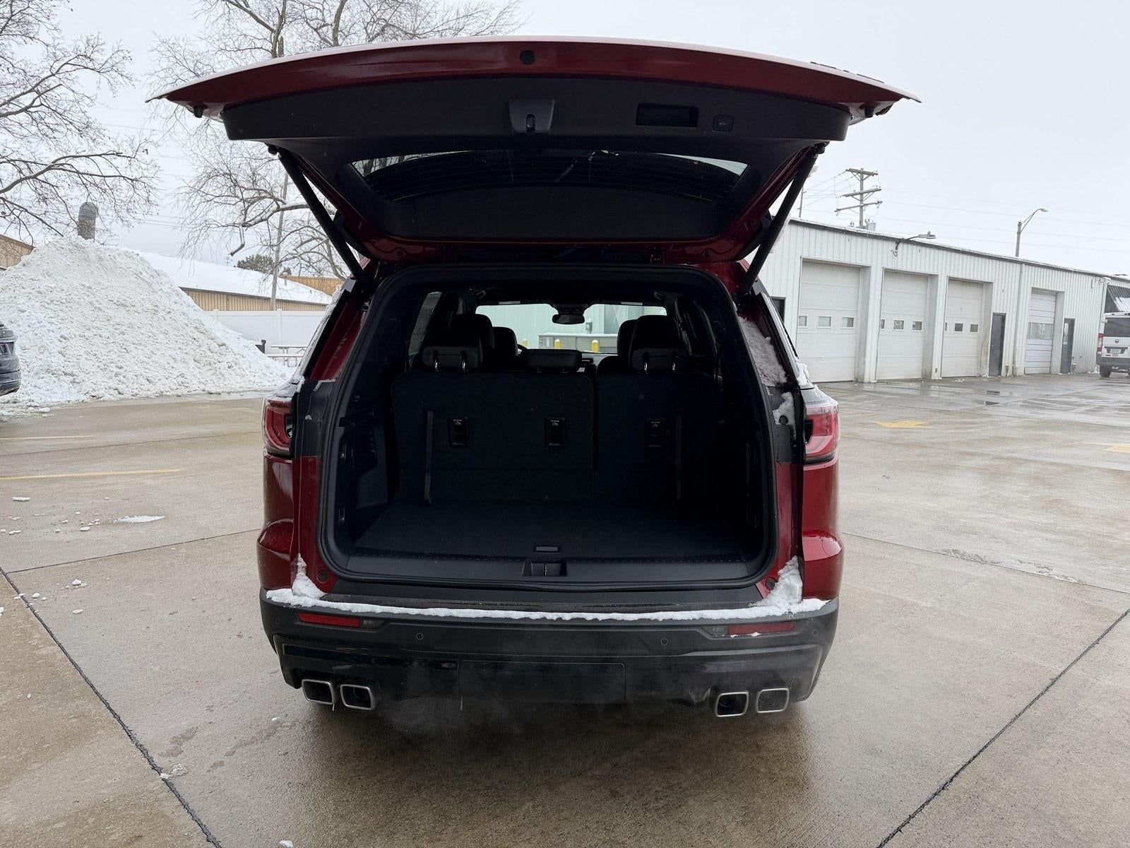 2025 GMC Acadia AWD AT4