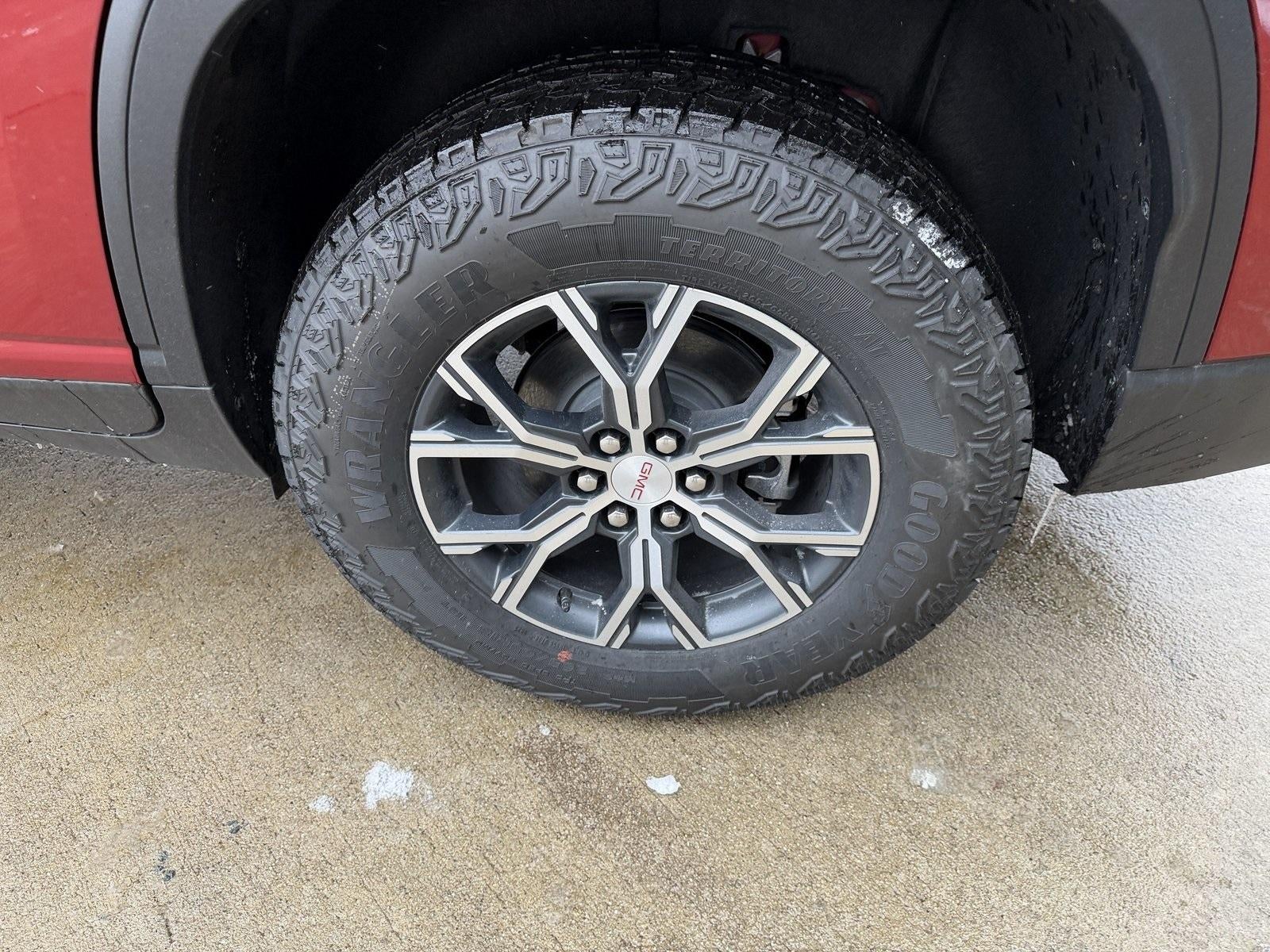 2025 GMC Acadia AWD AT4